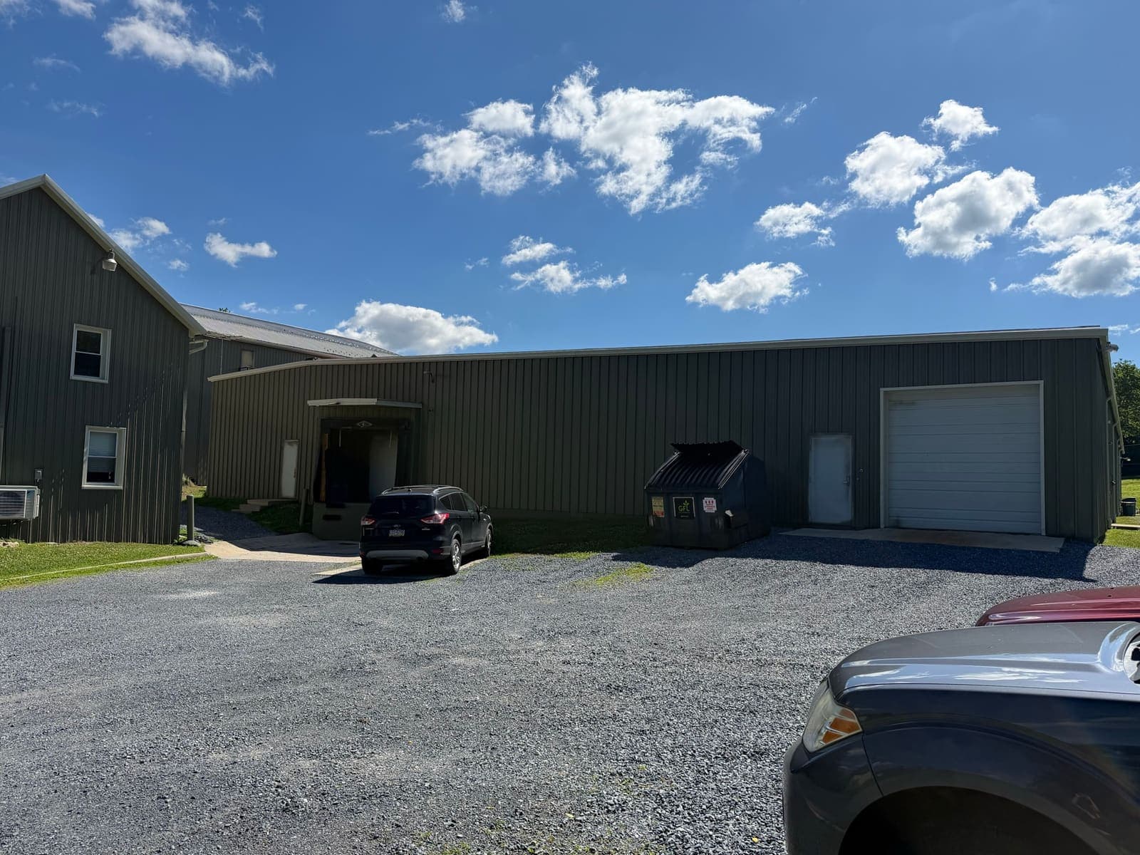 Exterior of the StreetRobin facility, where truckloads of returns and overstock arrive.